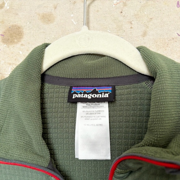 Patagonia R1 Pullover 1/2 Zip - Picture 2 of 4